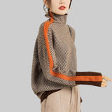 Елена – Mеланжиран пуловер с висока яка и изразителни контрастни полоси