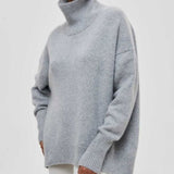 Десислава - Пуловер с поло яка и свободна кройка